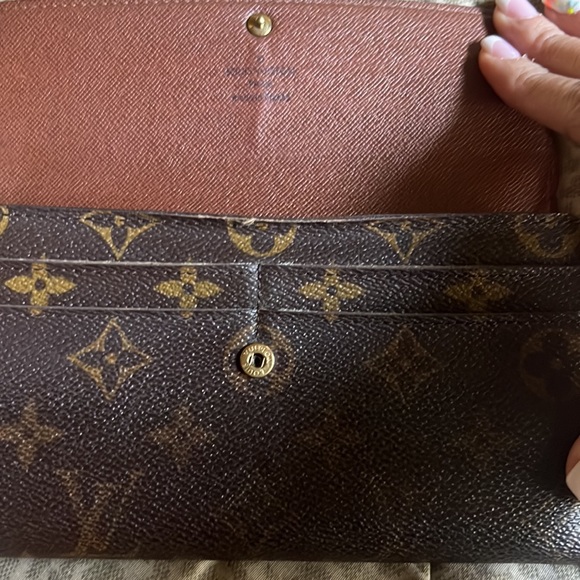Louis Vuitton Sarah Monogram Leather Wallet - Picture 2 of 8